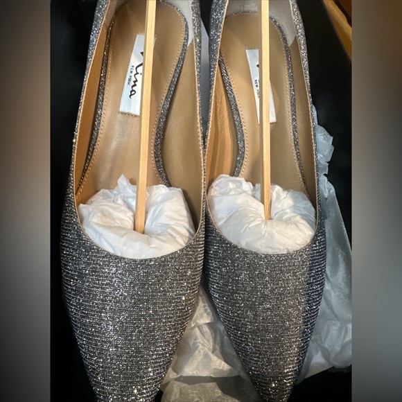 Niña Sparkle Silver Dress Pump Shoes 3” Heel New 9 Wide width - Picture 3 of 7